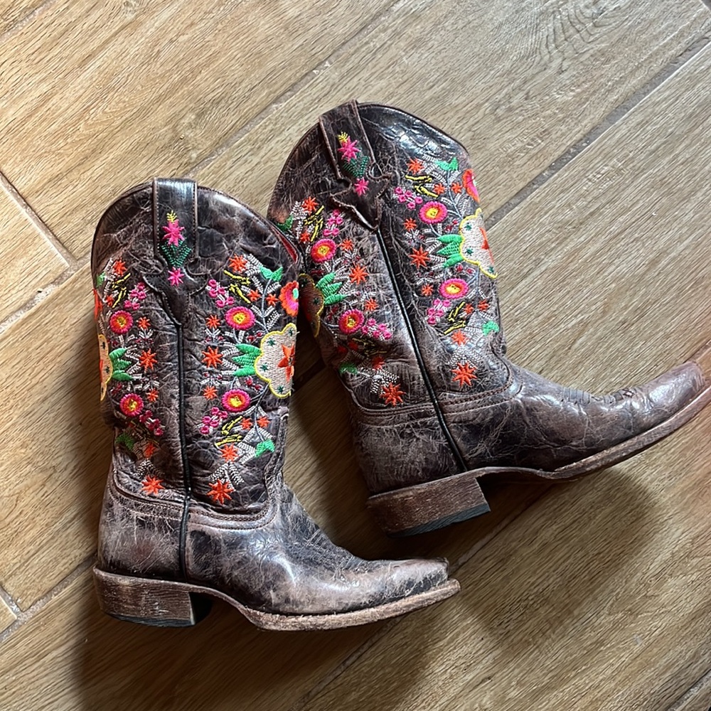 Macie Bean Boots with Beautiful floral embroidery